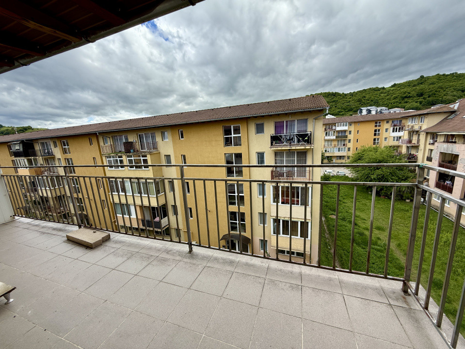 Apartament spațios 2 camere decomandate, finisat, terasă, zona Porii 