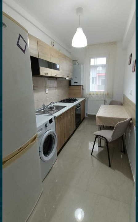 Apartament 2 camere decomandate, zona Cetătii
