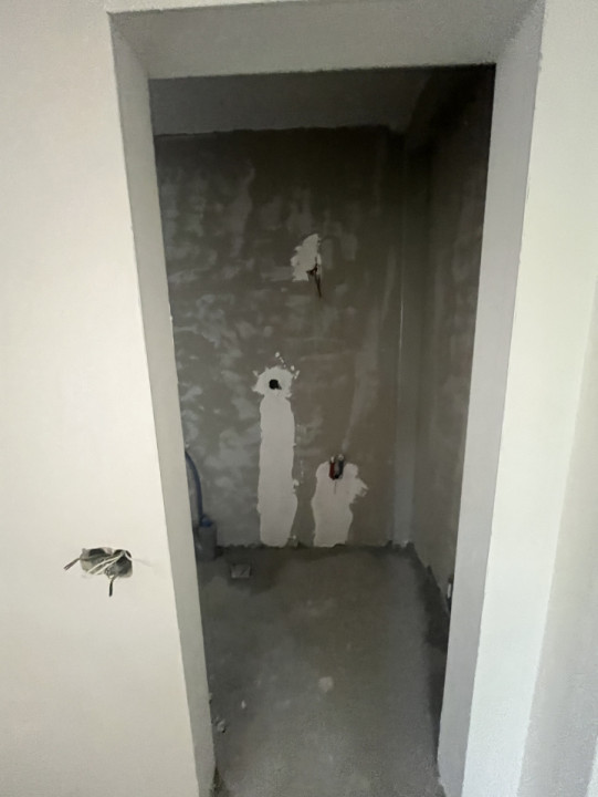 Casă tip înșiruită, semifinisată,terasă, zona de case Florești 