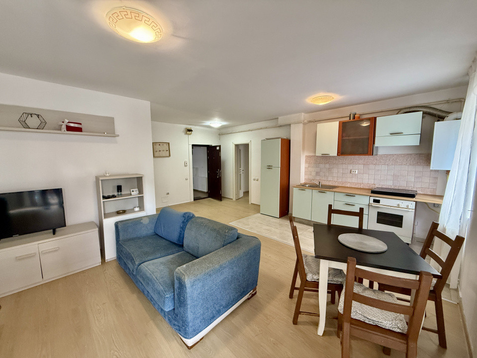 Apartament spațios 58 mp, 2 camere, dressing, zona Florilor/Cetatii