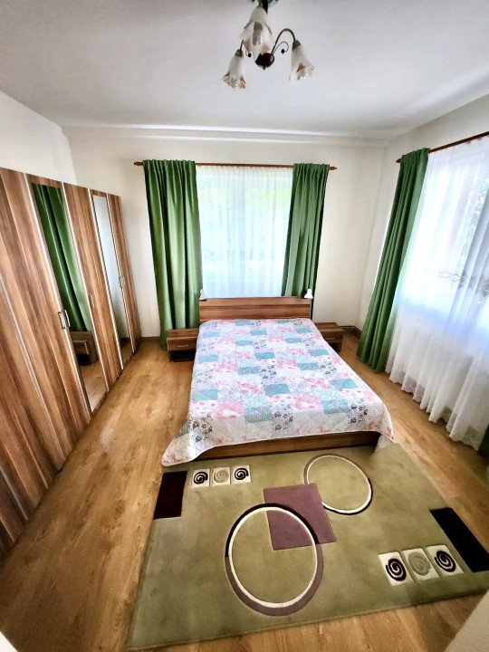 Casa 3 camere, 2 băi, teren 300 mp, zona Horea 