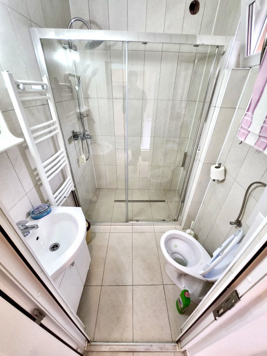 Casa 3 camere, 2 băi, teren 300 mp, zona Horea 
