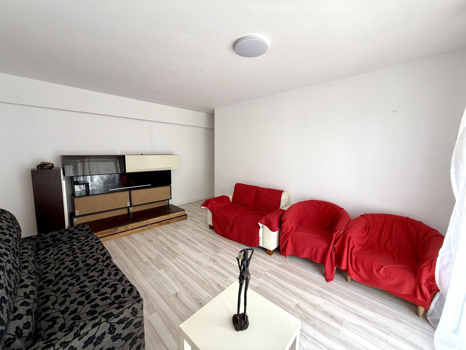Apartament spațios 2 camere decomandate, zona Florilor/Cetatii 