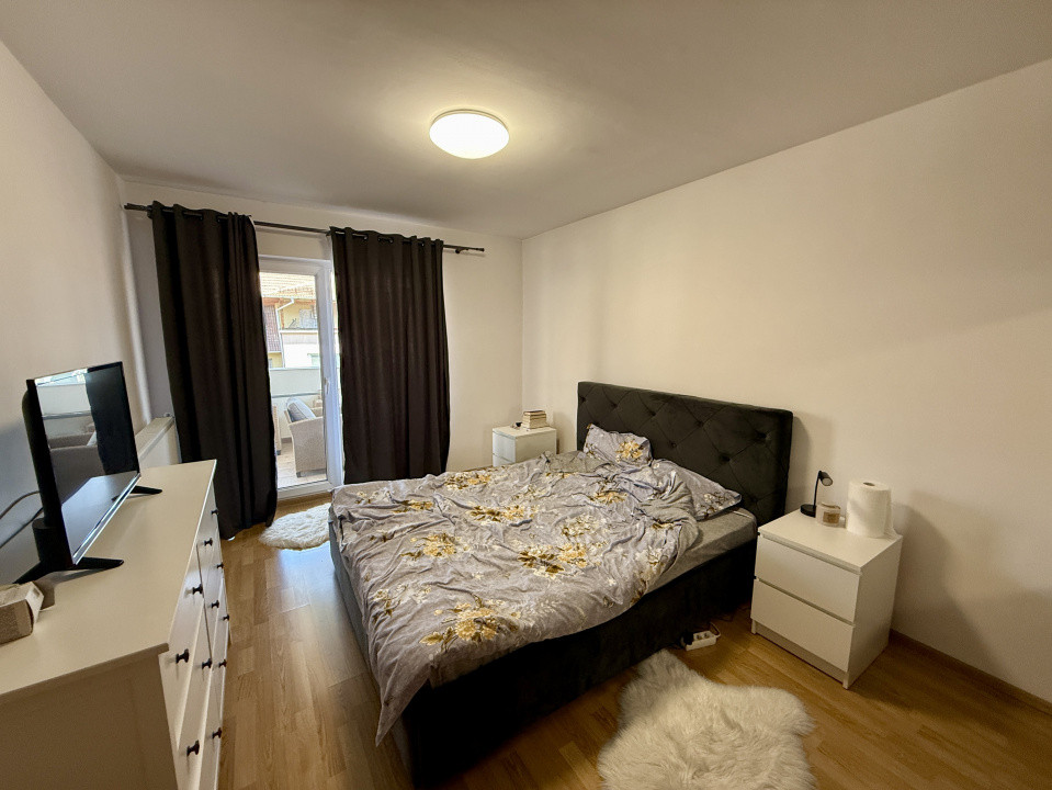 Apartament 82mp, 3 camere decomandate, 2 băi, terasă 40mp, zona Porii 