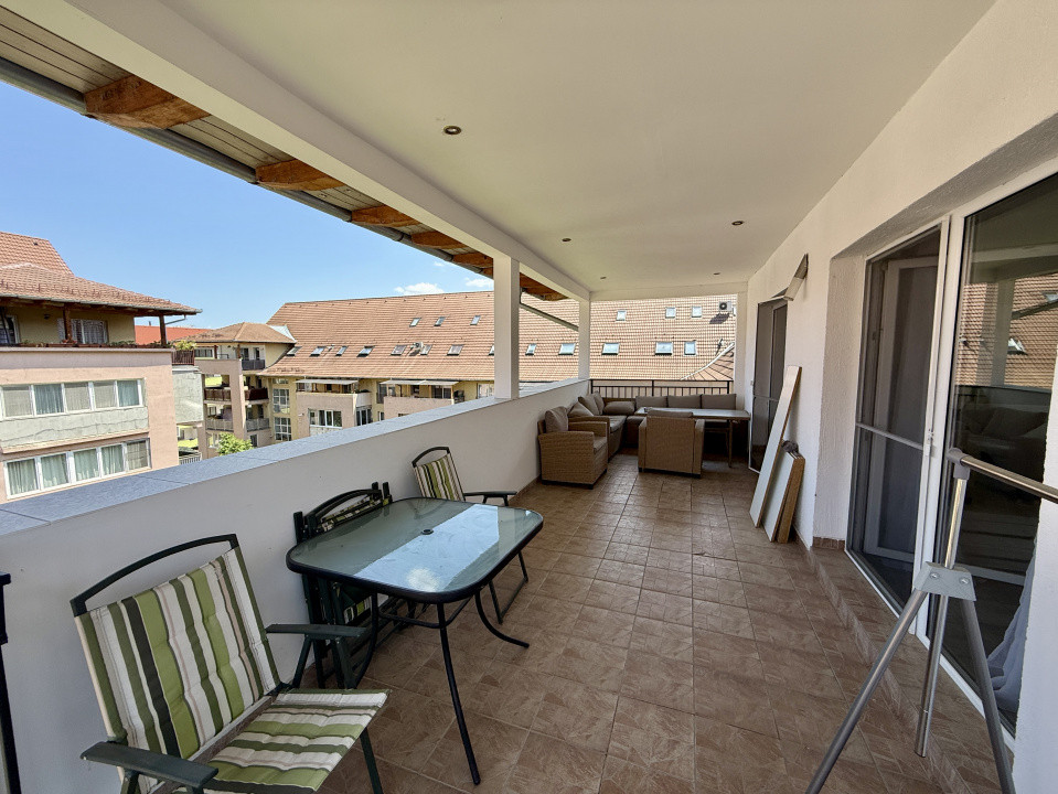 Apartament 82mp, 3 camere decomandate, 2 băi, terasă 40mp, zona Porii 