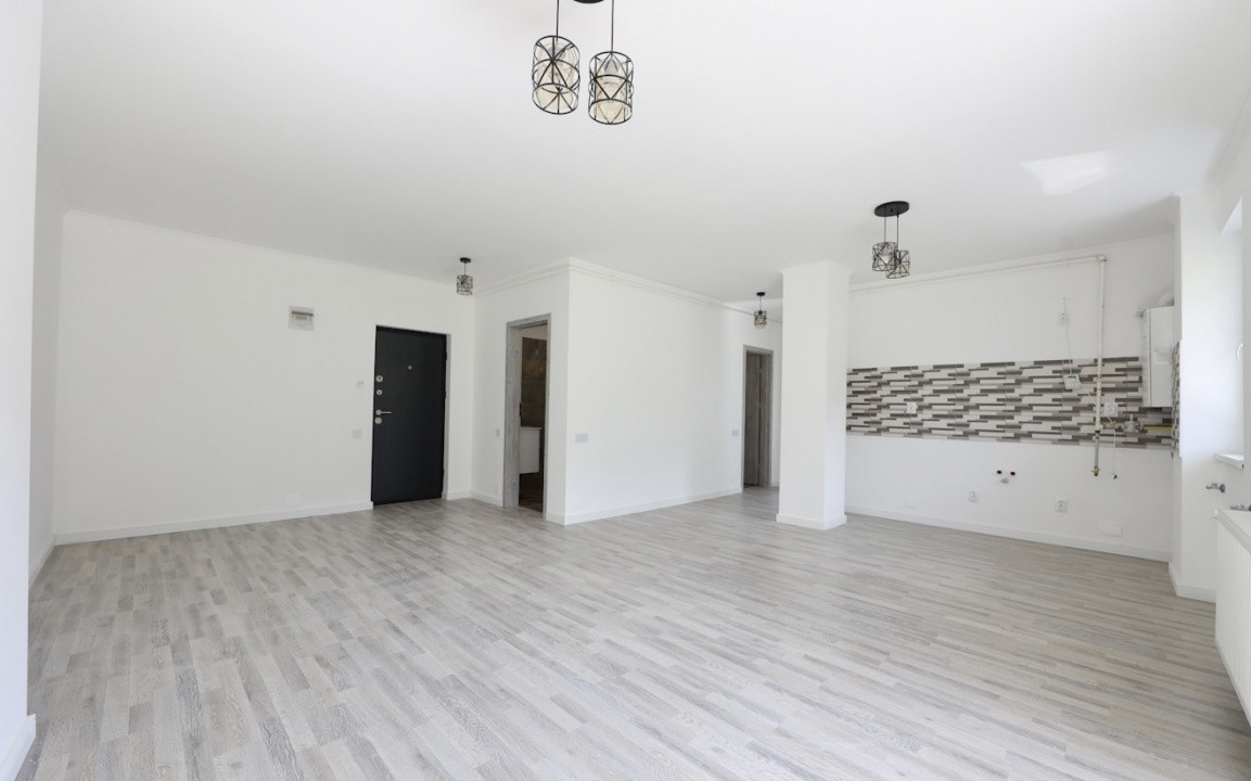 Apartament FINISAT NOU, 3 camere, 67mp, 2 balcoane, zona Teilor 