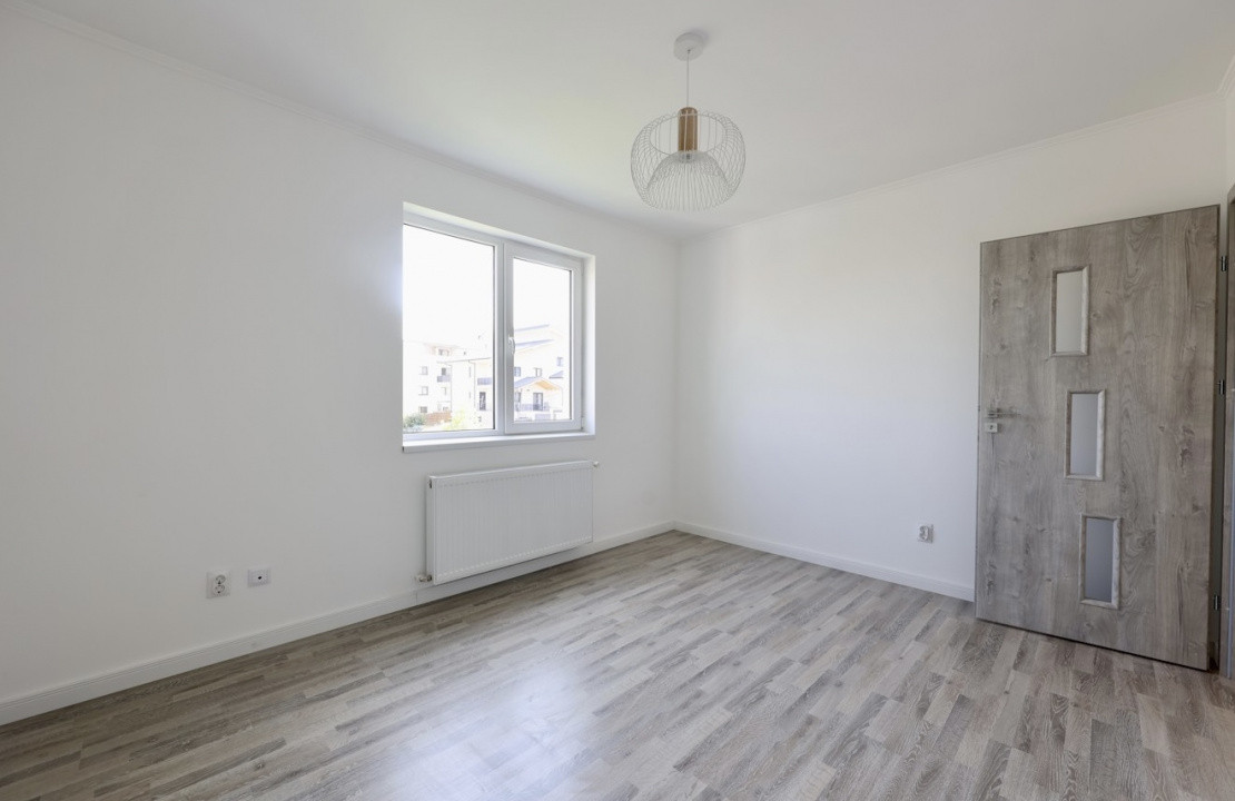 Apartament FINISAT NOU, 3 camere, 67mp, 2 balcoane, zona Teilor 
