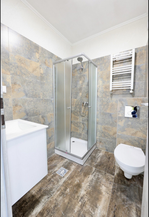 Apartament FINISAT NOU, 3 camere, 67mp, 2 balcoane, zona Teilor 
