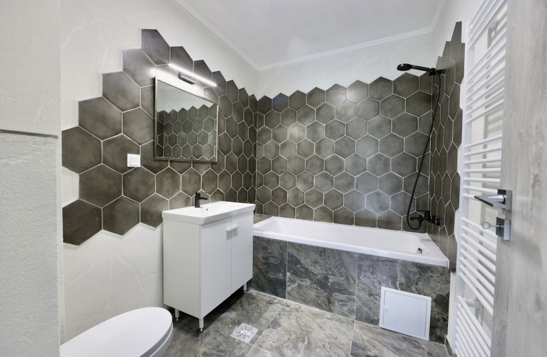 Apartament FINISAT NOU, 3 camere, 67mp, 2 balcoane, zona Teilor 
