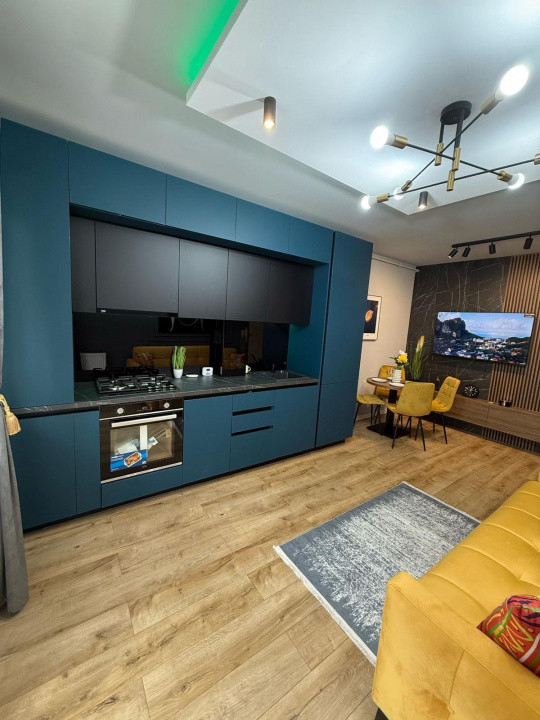 Apartament 3 camere, mobilat LUX, zona Terra 