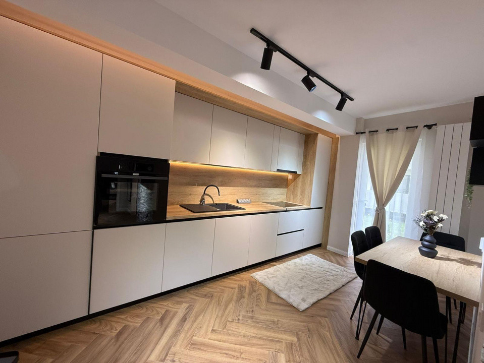 Apartament 3 camere, LUX, grădină, zona Urusagului