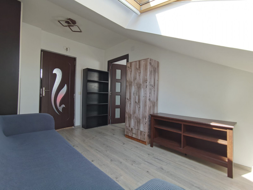 Apartament 3 camere, mobilat nou, zona Florilor 