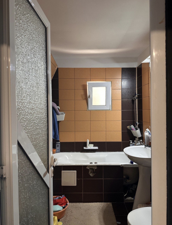 Apartament spațios 3 camere, zona Baciu 