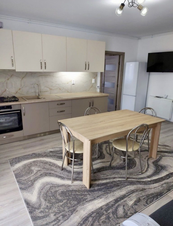 Apartament modern 3 camere, de închiriat, zona Eroilor 