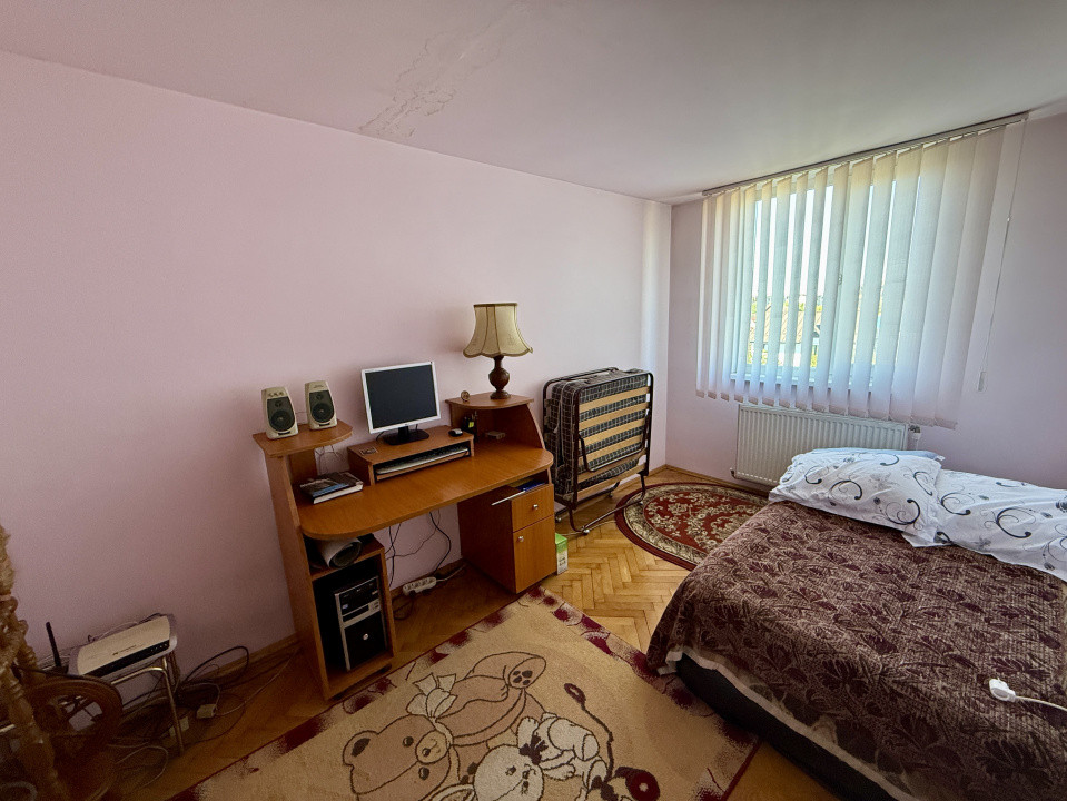 Casă individuală 260mp, teren 755mp + afacere, zona semicentrală 