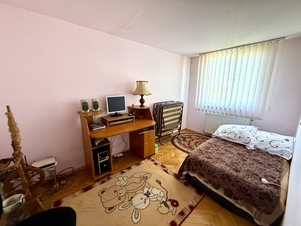 Casă individuală 260mp, teren 755mp + afacere, zona semicentrală 