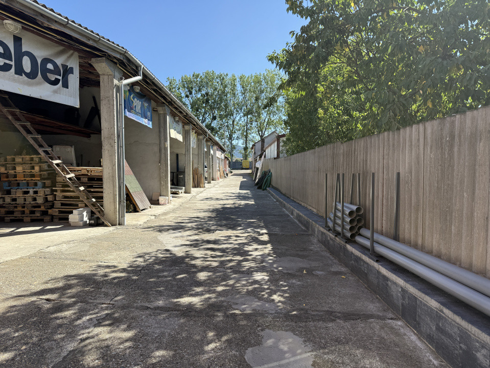 Casă individuală 260mp, teren 755mp + afacere, zona semicentrală 