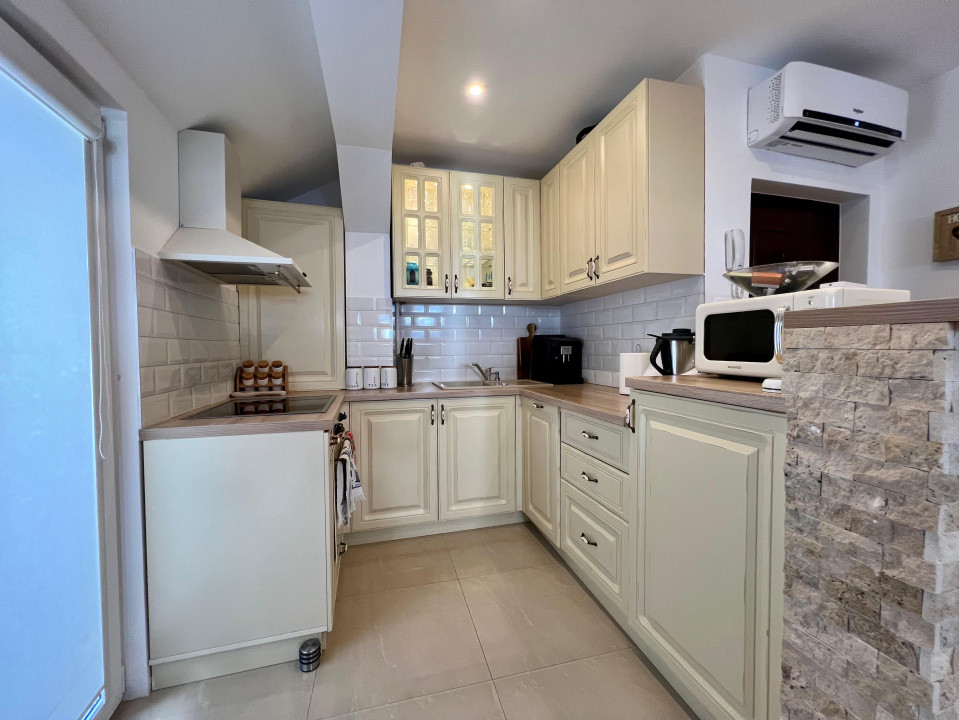 Apartament 2 camere, spațios 65mp, zona Bună Ziua