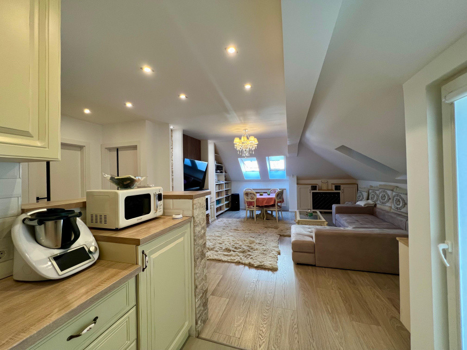 Apartament 2 camere, spațios 65mp, zona Bună Ziua