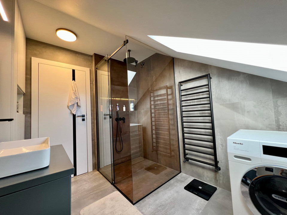 Apartament 2 camere, spațios 65mp, zona Bună Ziua