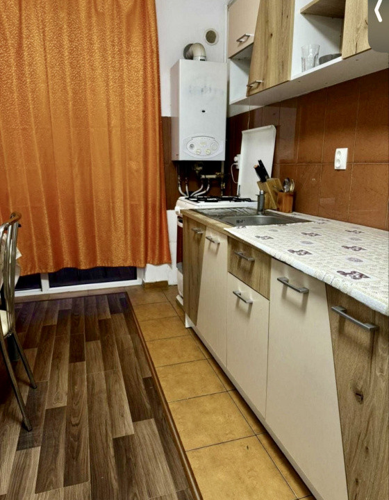 Apartament 1 cameră, decomandat, etaj 1, zona Eroilor 