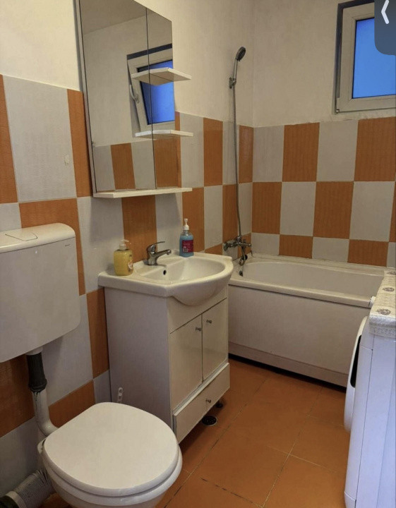 Apartament 1 cameră, decomandat, etaj 1, zona Eroilor 