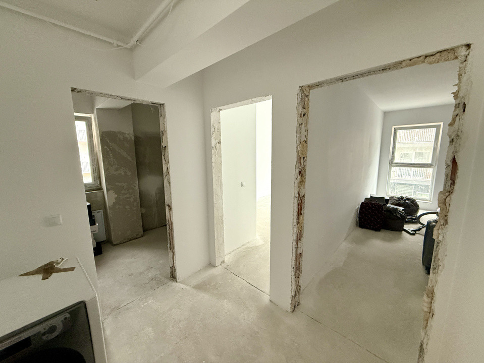 Apartament spațios 3 camere, 2 bai, terasă, zona Cetății 