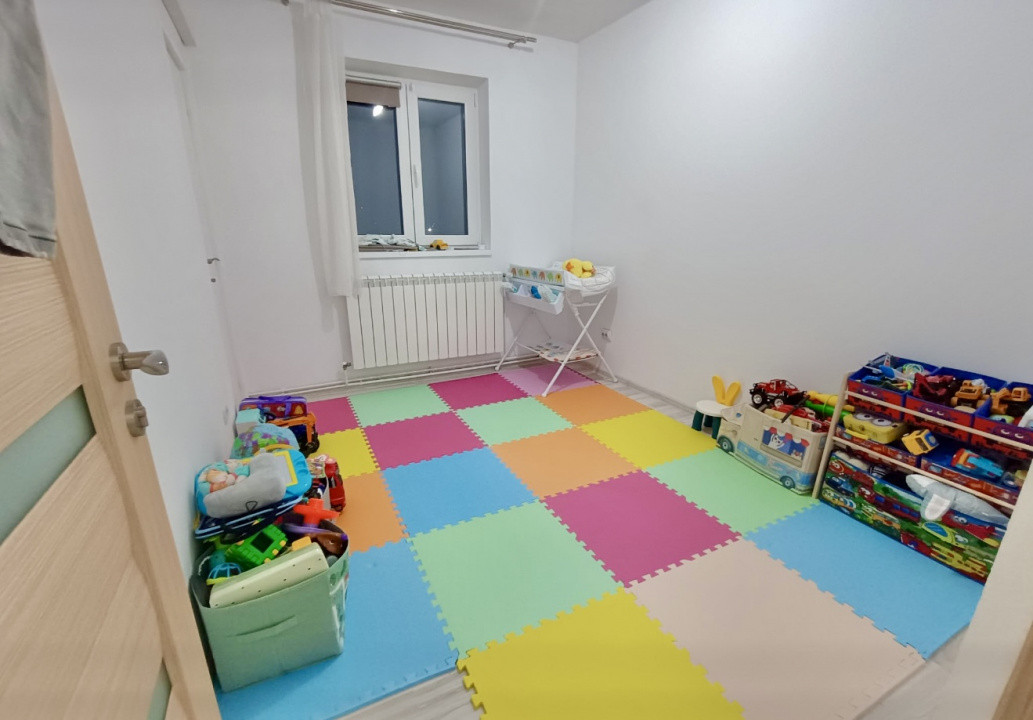 Apartament spațios 3 camere decomandate, 60mp, zona Stadionului Cugir 