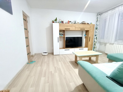 Apartament spațios 3 camere decomandate, 60mp, zona Stadionului Cugir 