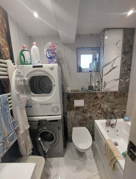 Apartament modern 3 camere, 2 bai, 2 parcari, zona Cetății 