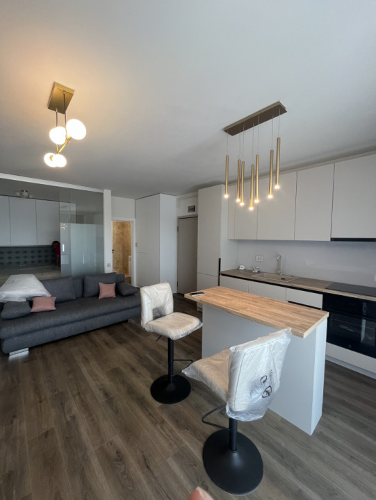 Apartament 2 camere LUX, Bloc Nou, Garaj, zona Semicentrala 