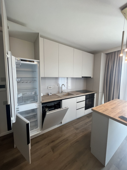 Apartament 2 camere LUX, Bloc Nou, Garaj, zona Semicentrala 