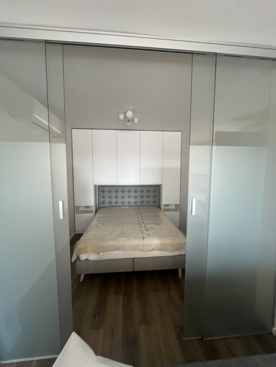 Apartament 2 camere LUX, Bloc Nou, Garaj, zona Semicentrala 