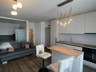 Apartament 2 camere LUX, Bloc Nou, Garaj, zona Semicentrala 