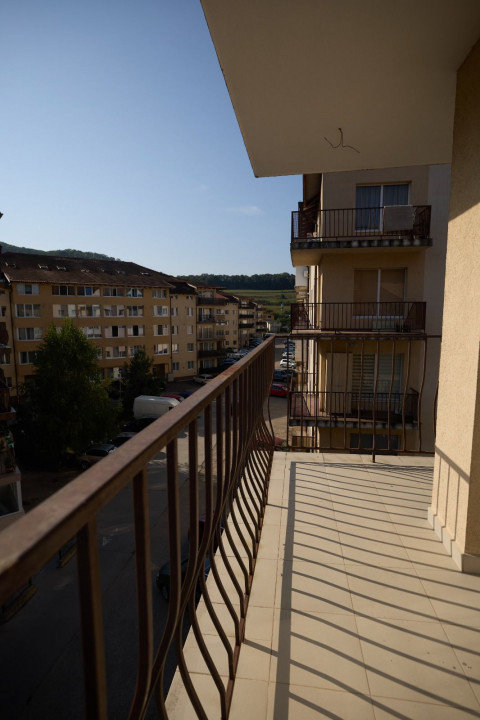Apartament cu 3 camere | Floresti