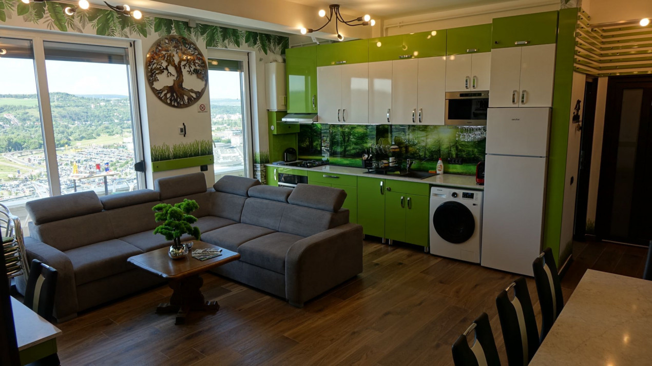 Apartament cu 3 camere | zona Vivo 
