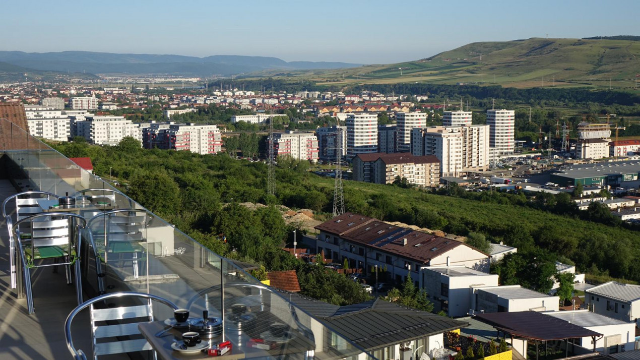 Apartament cu 3 camere | zona Vivo 