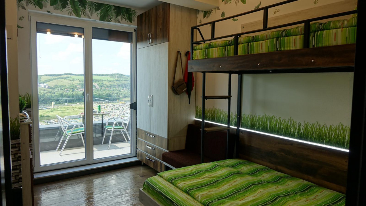 Apartament cu 3 camere | zona Vivo 