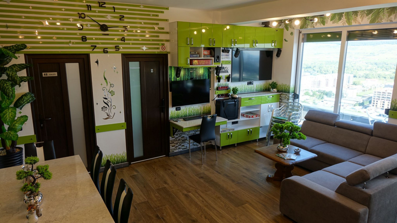 Apartament cu 3 camere | zona Vivo 