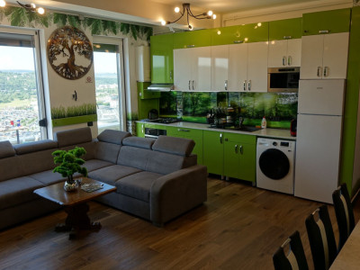 Apartament cu 3 camere | zona Vivo 