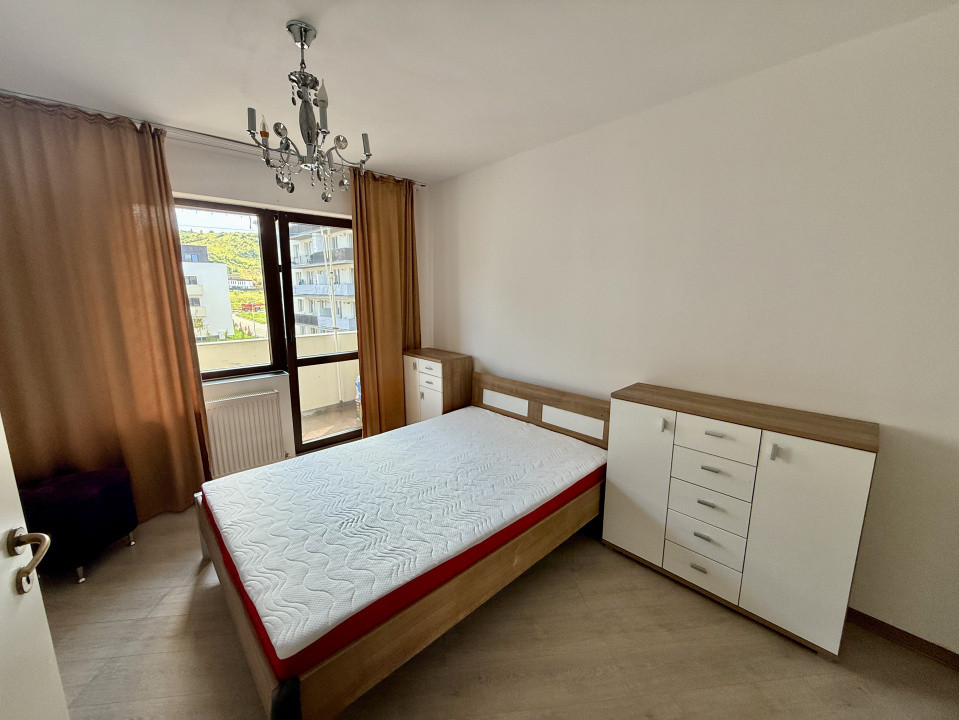 Apartament 3 camere, mobilat, parcare, zona Sesul de Sus 