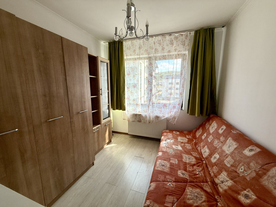 Apartament 3 camere, mobilat, parcare, zona Sesul de Sus 