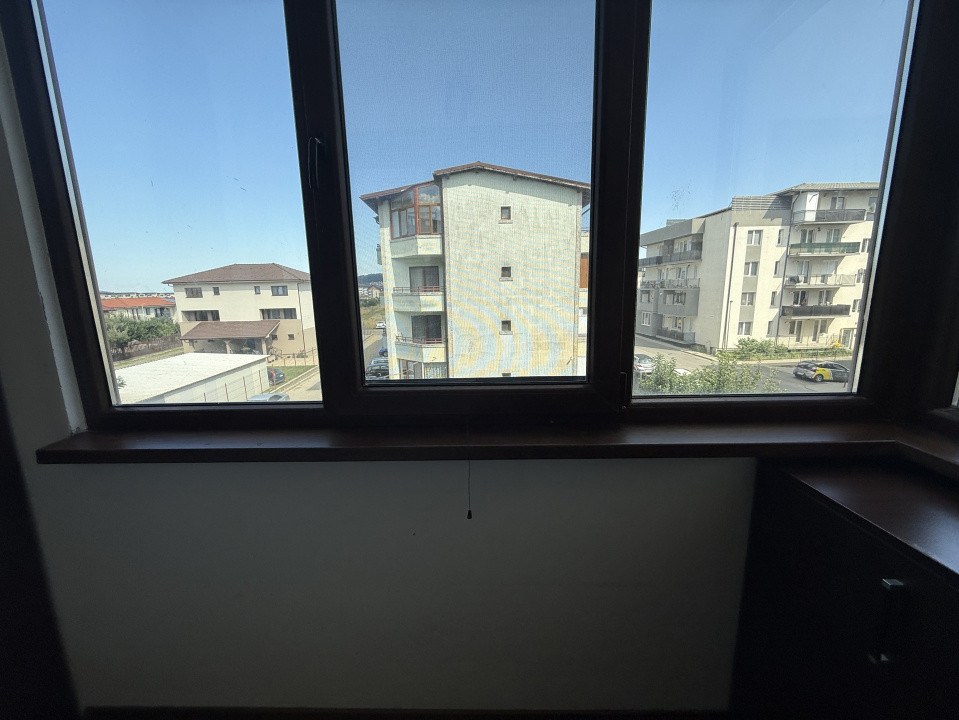 Apartament 3 camere, mobilat, parcare, zona Sesul de Sus 