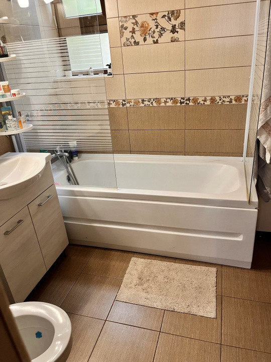 Apartament 3 camere de inchiriat, parcare, zona Dâmbul Rotund