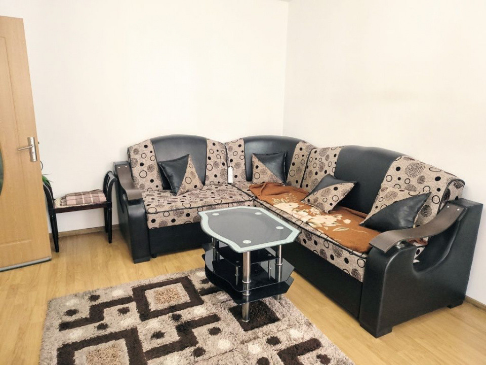 Apartament 3 camere, mobilat, utilat, zona Porii