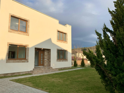 Casa individuală, 5 camere, 151mp, teren 430mp, mobilată modern, Gilau