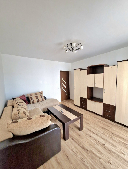 Apartament 2 camere decomandate, mobilat, parcare, zona Porii
