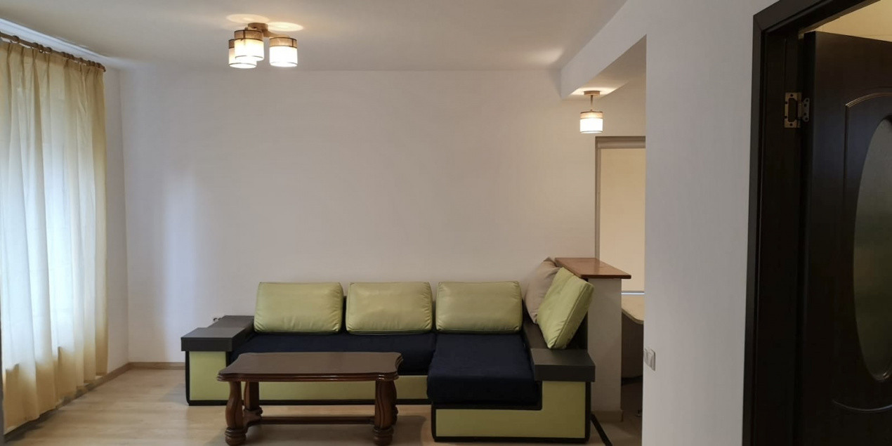 Duplex de închiriat, 3 camere, curte, 2 locuri parcare, zona Subcetate
