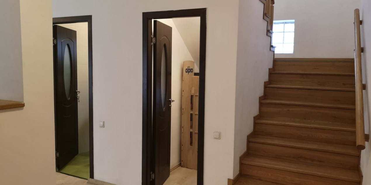 Duplex de închiriat, 3 camere, curte, 2 locuri parcare, zona Subcetate