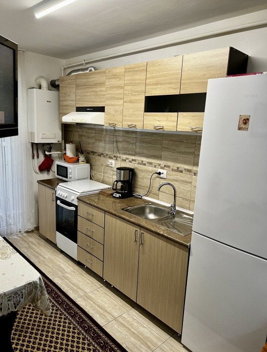 Apartament 1 cameră, mobilat, zona Porii